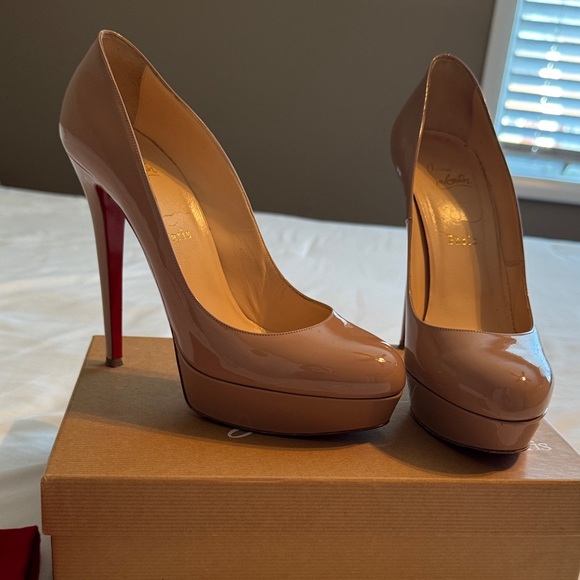 Christian Louboutin Bianca 140 Patent leather Nude size 41